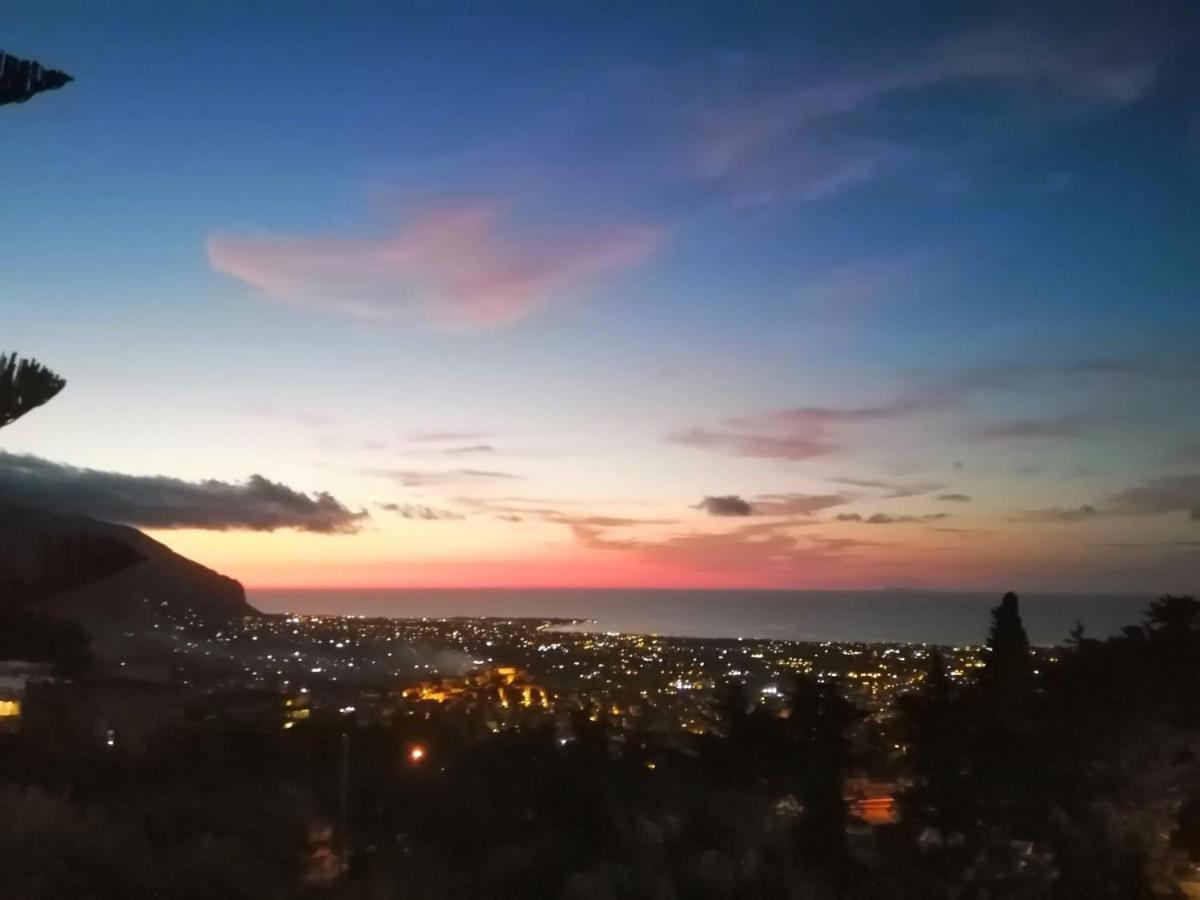 Lomarchi Holiday Home カリーニ エクステリア 写真