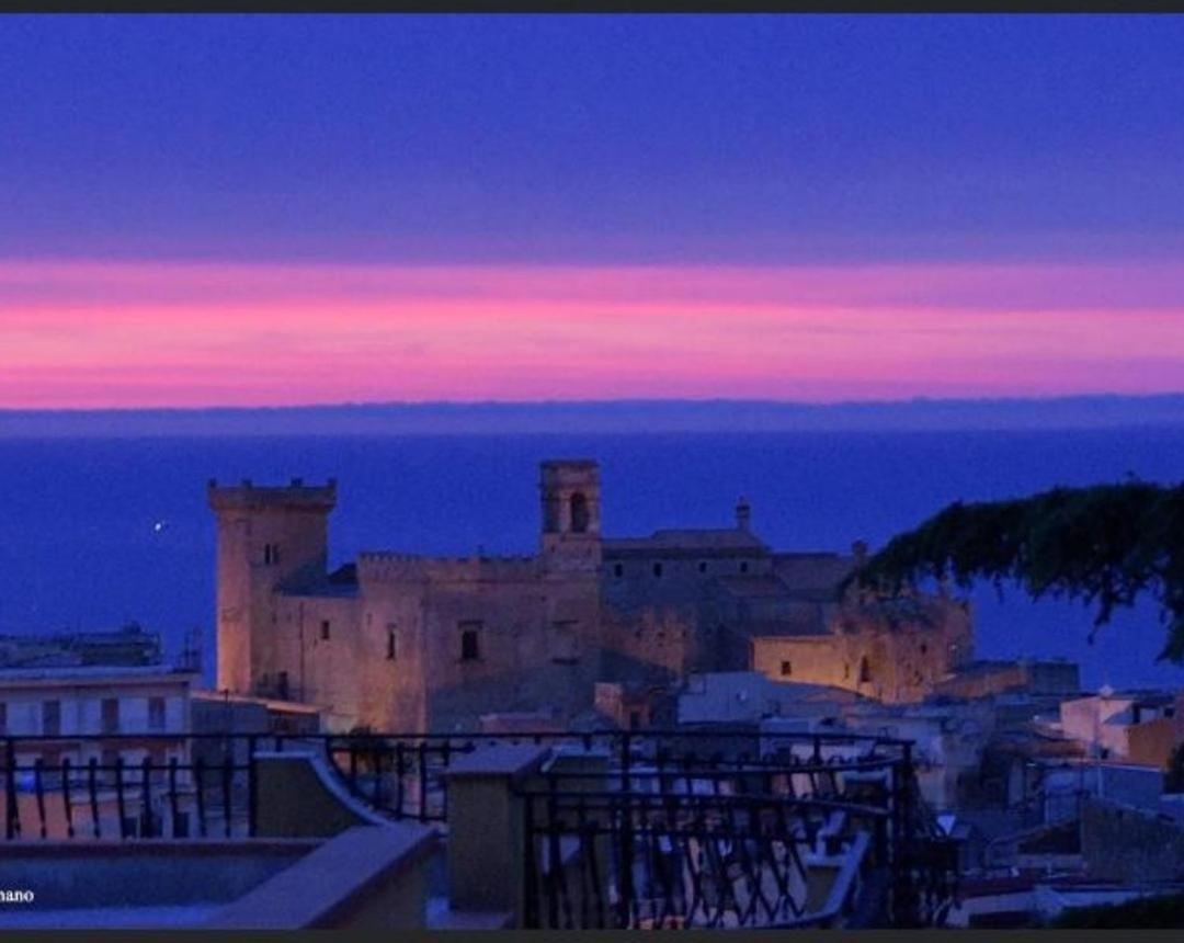 Lomarchi Holiday Home カリーニ エクステリア 写真