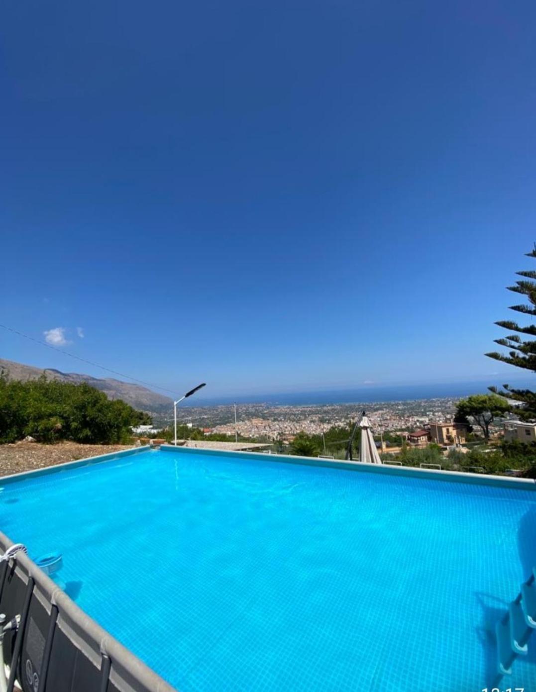 Lomarchi Holiday Home カリーニ エクステリア 写真