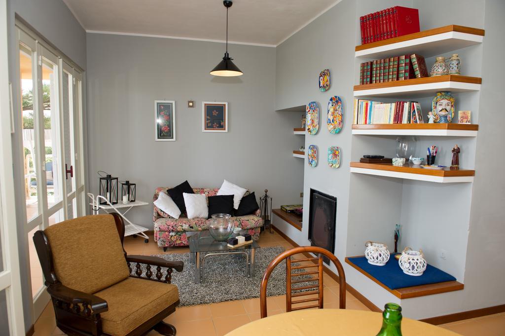 Lomarchi Holiday Home カリーニ エクステリア 写真