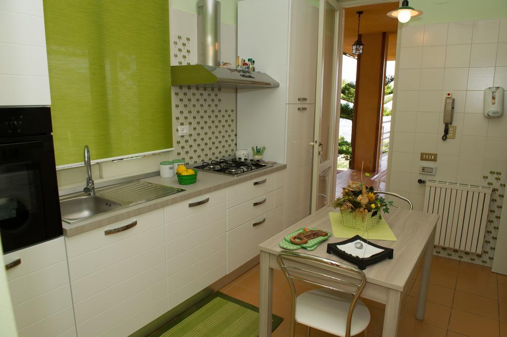 Lomarchi Holiday Home カリーニ エクステリア 写真
