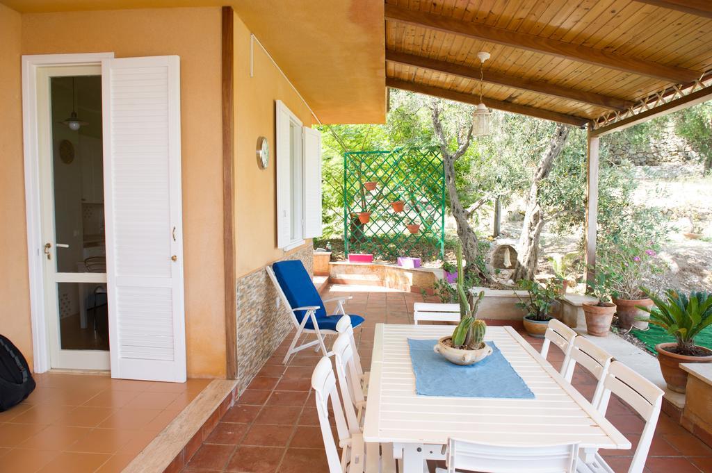 Lomarchi Holiday Home カリーニ エクステリア 写真