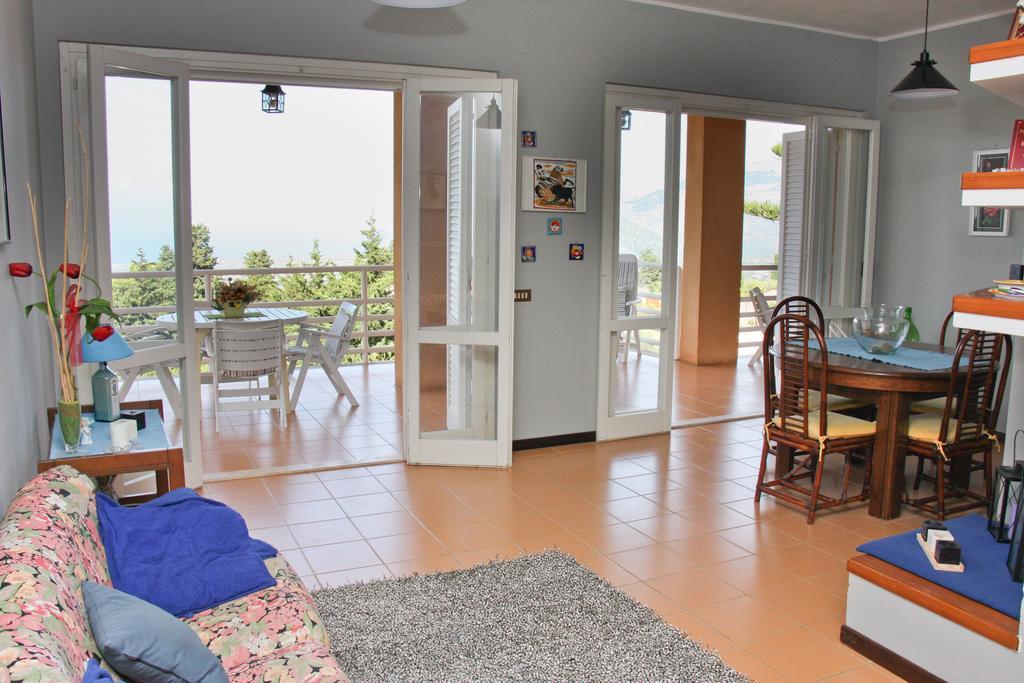 Lomarchi Holiday Home カリーニ エクステリア 写真