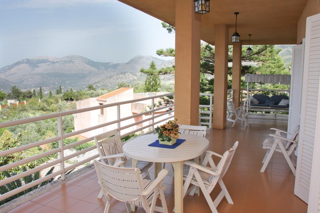 Lomarchi Holiday Home カリーニ エクステリア 写真